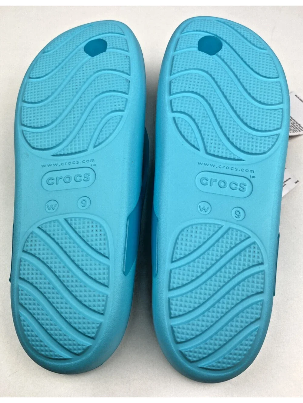 Crocs Splash Glossy Flip Flops Aqua Blue Women’s Size 9 NWT Thongs New Sandals